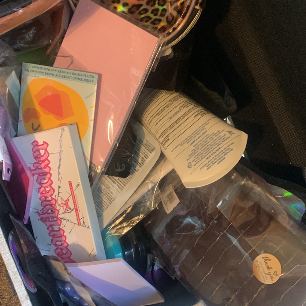 Reseller Mystery box!! - Picture 4 of 12